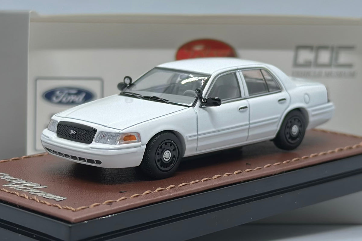 GOC 1/64 Ford Crown Victoria White (Police Version) – 20KM Diecast