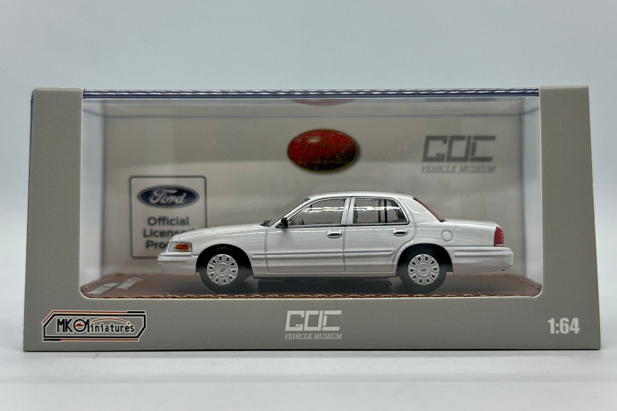 GOC 1/64 Ford Crown Victoria - White – 20KM Diecast