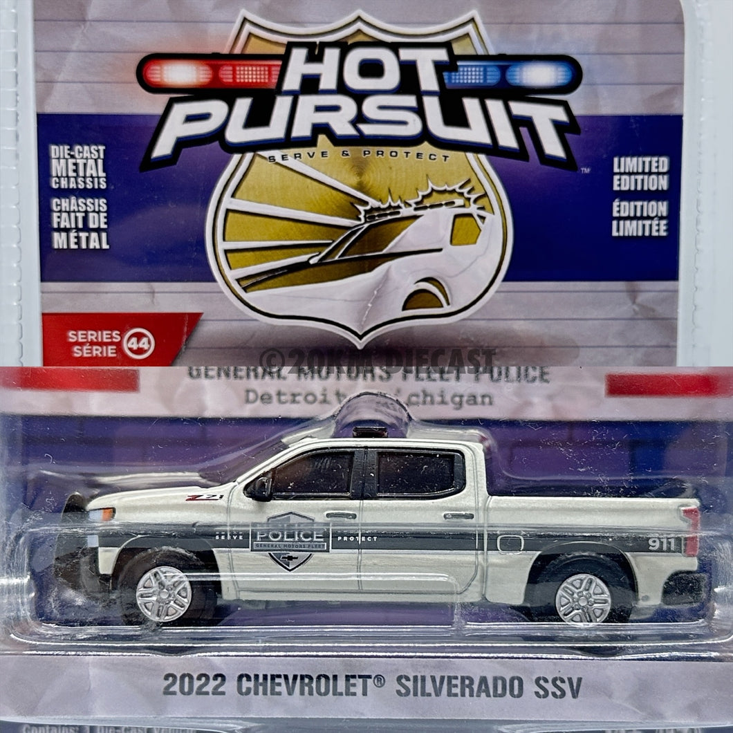 Greenlight 1/64 Hot Pursuit Series 44 2022 Chevrolet Silverado SSV