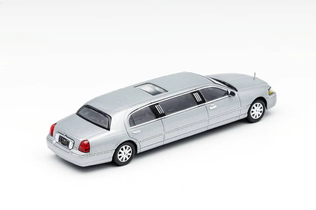 GCD 1/64 Lincoln Town Car Limousine – 20KM Diecast