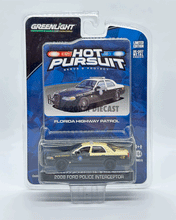 Load image into Gallery viewer, Greenlight 1/64 Hot Pursuit Series 6 Ford Crown Victoria Florida Highway Patrol
