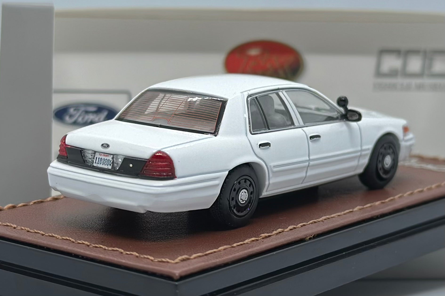 GOC 1/64 Ford Crown Victoria White (Police Version) – 20KM Diecast