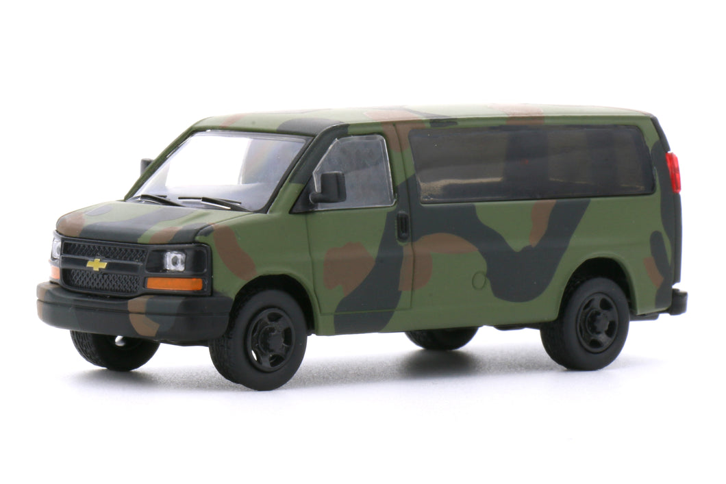 596 Model 1/64 Chevrolet Express (Green & Camo Pattern)