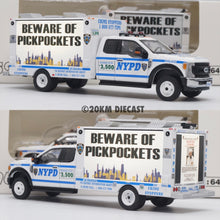 Load image into Gallery viewer, 596 1/64 Ford F550 NYPD Crime Scene Unit (With working light box)
