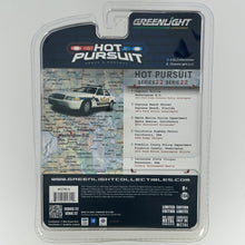 Load image into Gallery viewer, Greenlight 1/64 Hot Pursuit Series 22 - 2011 Ford Crown Victoria Police Interceptor - US Capitol Police
