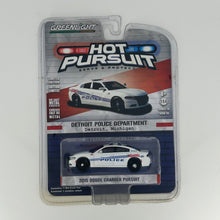Load image into Gallery viewer, Greenlight 1/64 Hot Pursuit Series 20 - 2015 Dodge Charger - Detroit Police Department
