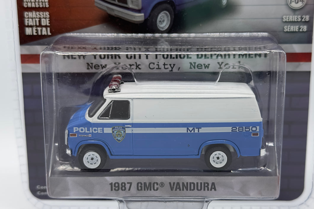 Greenlight Hot Pursuit - 1987 GMC Vandura - New York Police Department NYPD