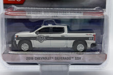 Load image into Gallery viewer, Greenlight Hot Pursuit - Chevrolet Silverado SSV 2 cars set
