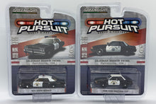 Load image into Gallery viewer, Greenlight Hot Pursuit - California Highway Patrol 2 cars set
