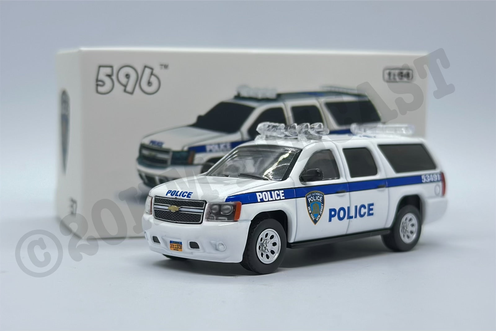 596 Model 1/64 Chevrolet Suburban - New York New Jersey Port