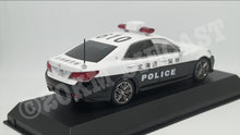 Load image into Gallery viewer, Rai&#39;s 1/43 Toyota Crown Athlete (GRS214) Hokkaido Police Car 北海道警察
