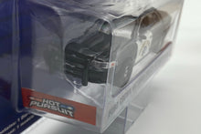 Load image into Gallery viewer, Greenlight 1/64 Hot Pursuit Series 19 - 2008 Ford Crown Victoria Police Interceptor - California Highway Patrol (CHP) #42760-C
