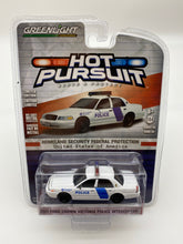 Load image into Gallery viewer, Greenlight 1/64 Hot Pursuit Series 26 - 2011 Ford Crown Victoria Police Interceptor - Homeland Security Federal Protective Police - #42830-D
