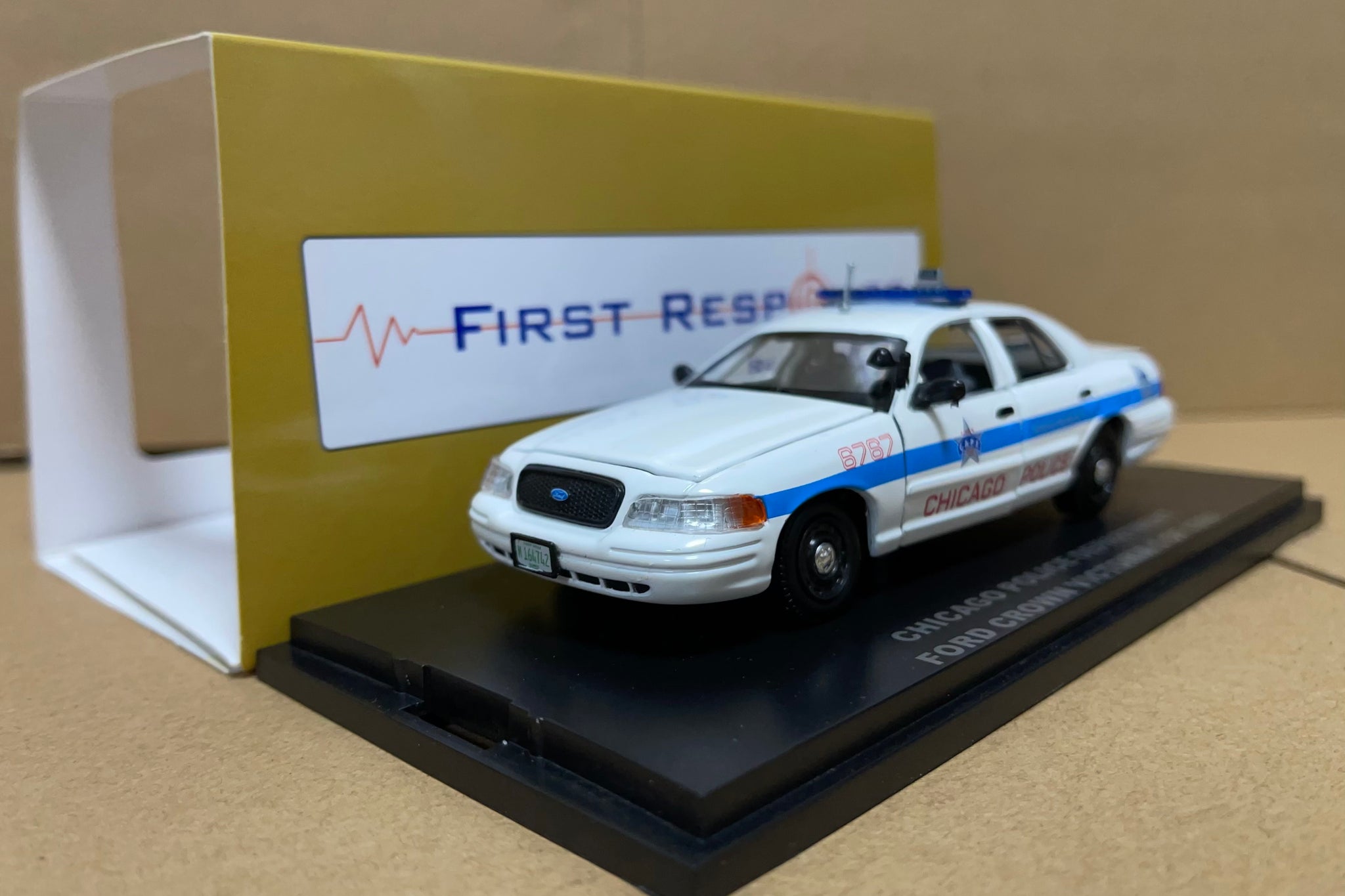 First Response Replicas 1/43 Ford Crown Victoria - Chicago Police