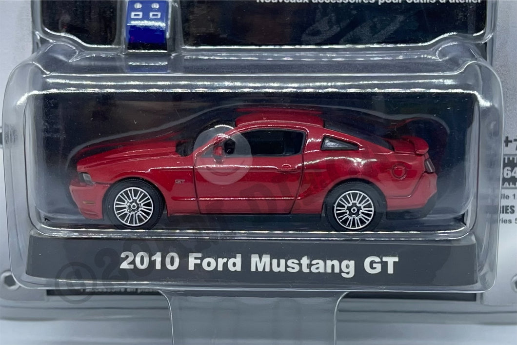 Greenlight Muscle Car Garage Series 5 - 2010 Ford Mustang GT