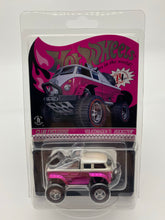 Load image into Gallery viewer, Hot Wheels RLC 2020 Nationals Volkswagen T1 Rockster Spectraflame Pink - GLH76
