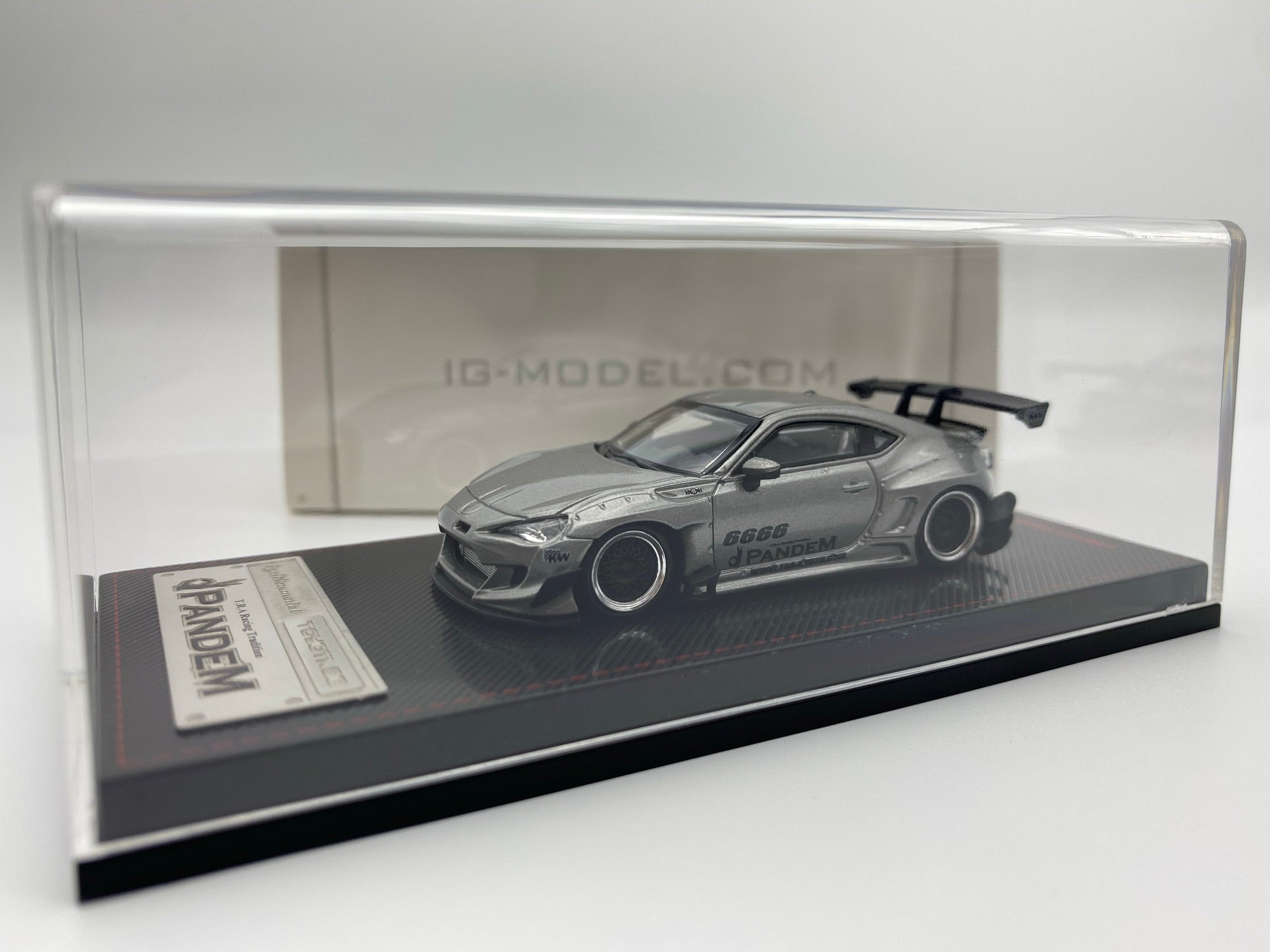 Tarmac Works x Ignition Model 1/64 Pandem Toyota 86 V3 Gray